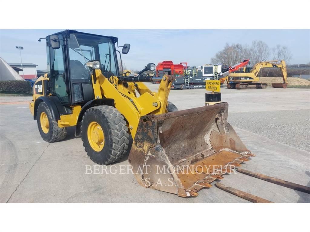 CAT 906M 輪胎式裝載機