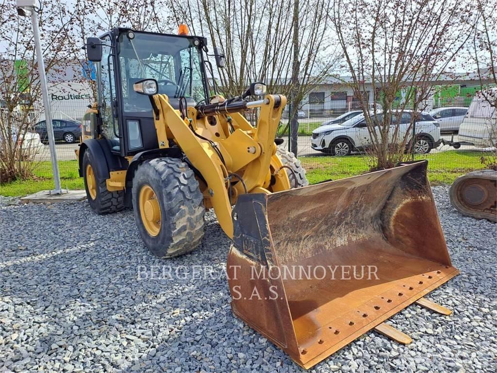 CAT 906M 輪胎式裝載機