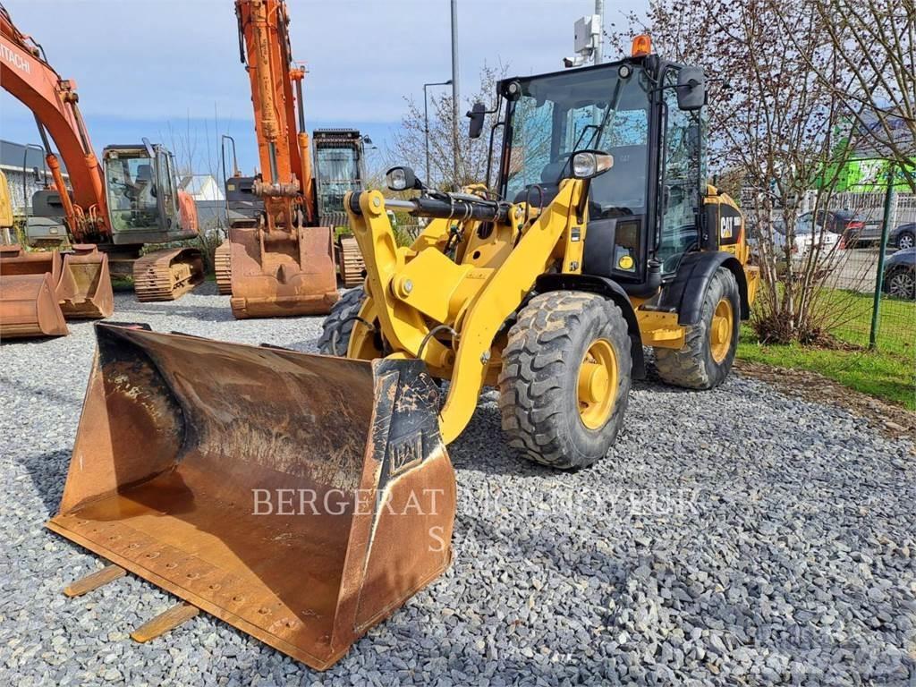 CAT 906M 輪胎式裝載機
