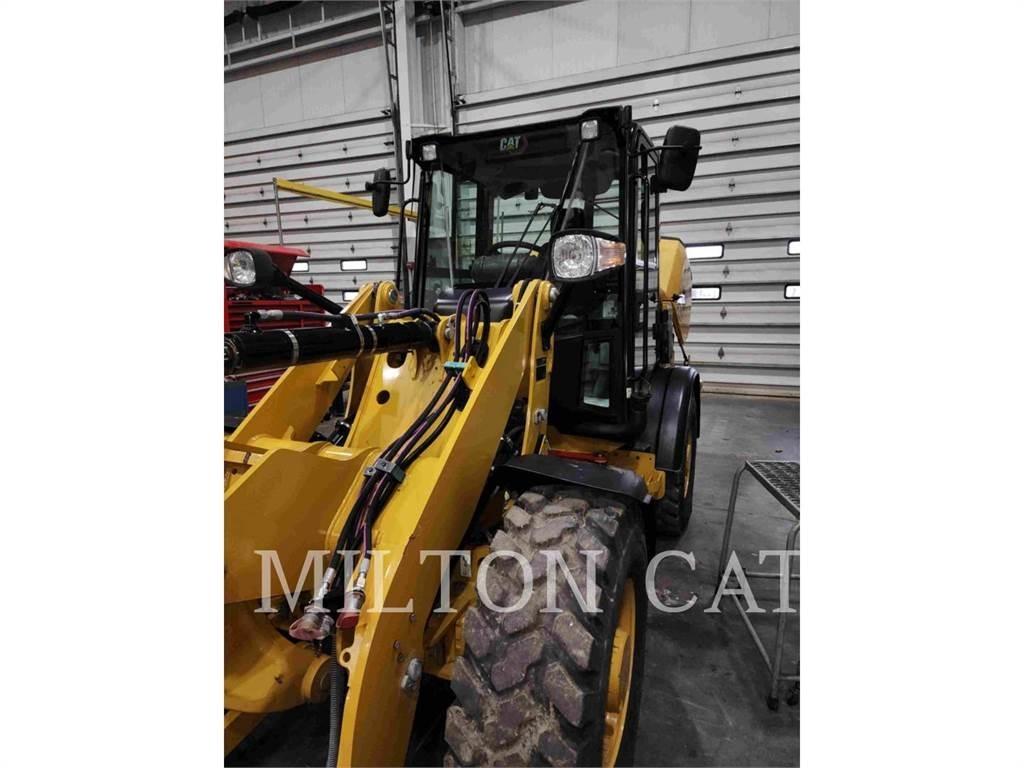 CAT 906M 輪胎式裝載機