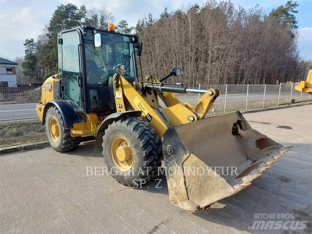 CAT 906M 輪胎式裝載機