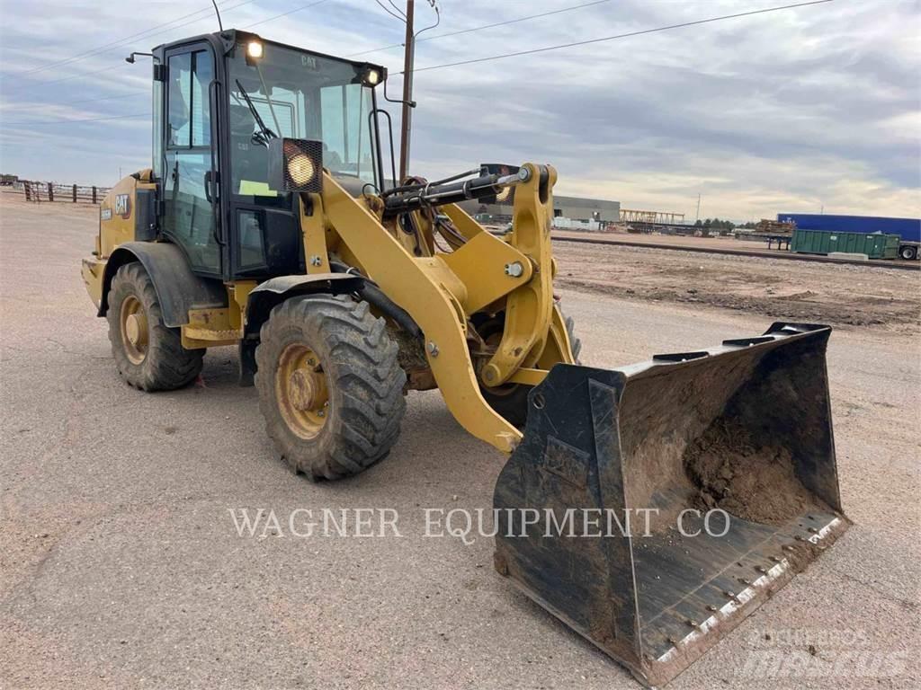 CAT 906M 輪胎式裝載機