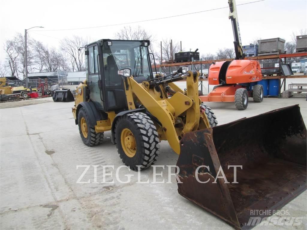CAT 906M 輪胎式裝載機
