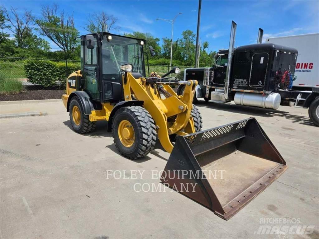 CAT 906M 輪胎式裝載機
