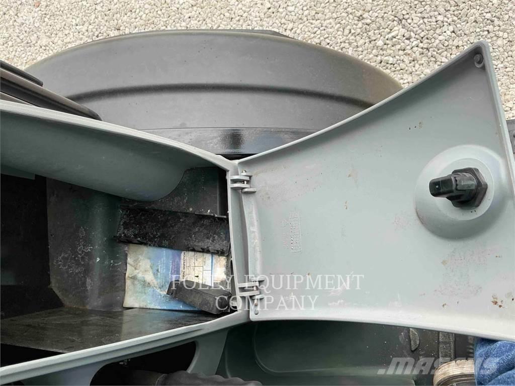 CAT 906M 輪胎式裝載機