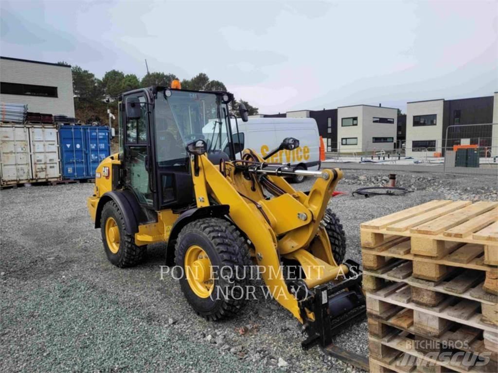CAT 906M 輪胎式裝載機