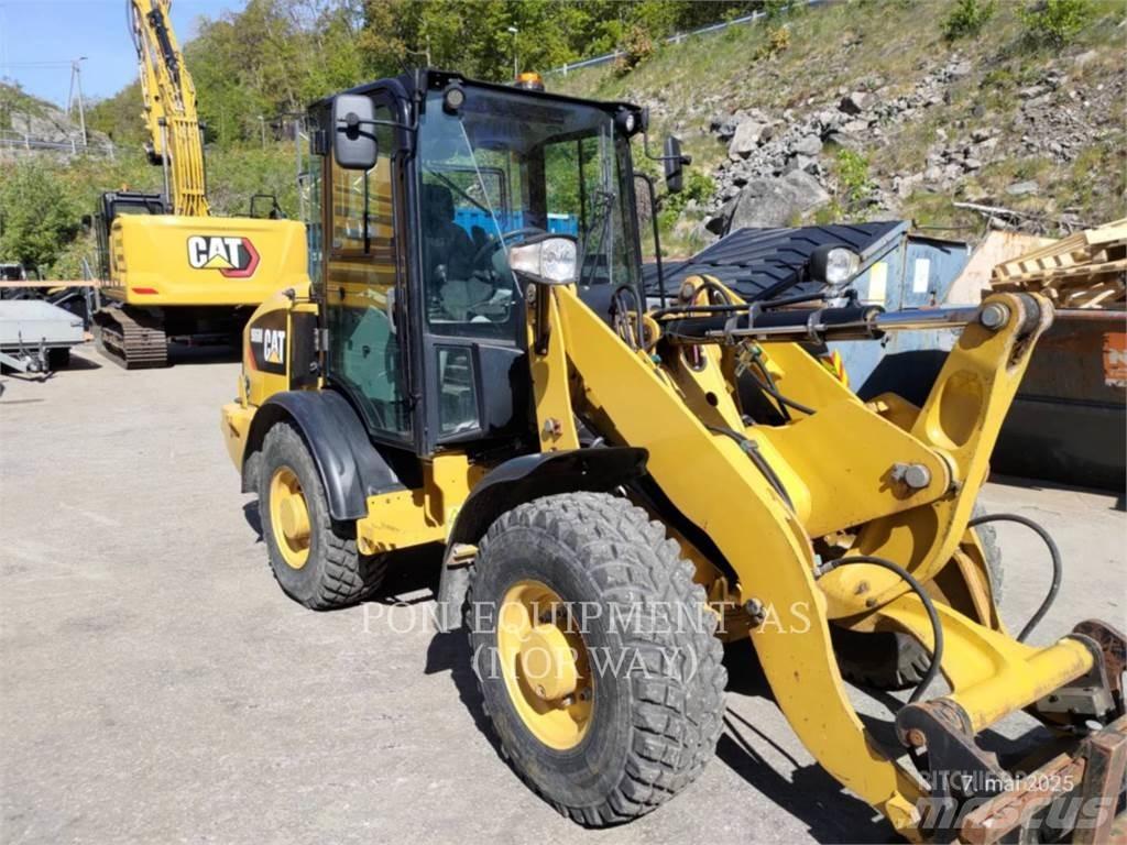 CAT 906M 輪胎式裝載機