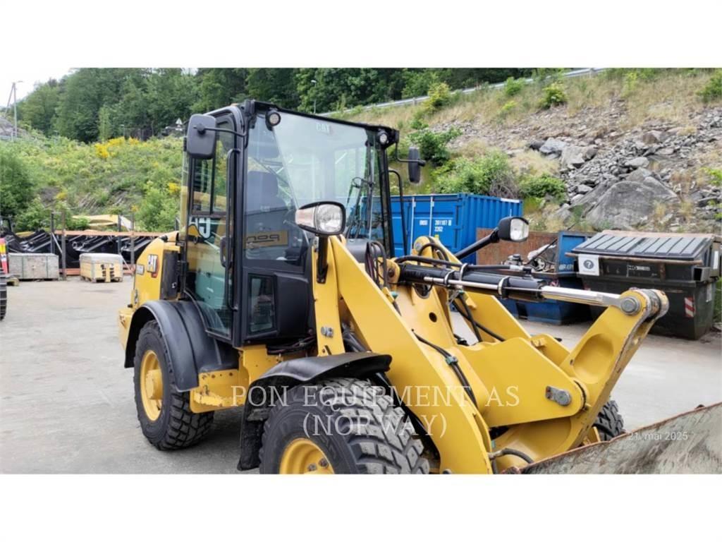 CAT 906M 輪胎式裝載機