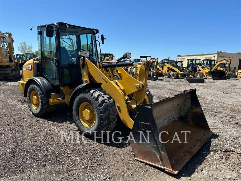 CAT 906M 輪胎式裝載機