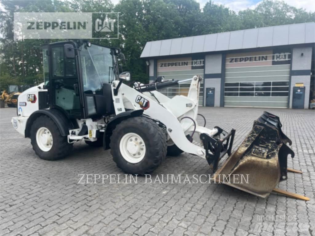 CAT 906M 輪胎式裝載機