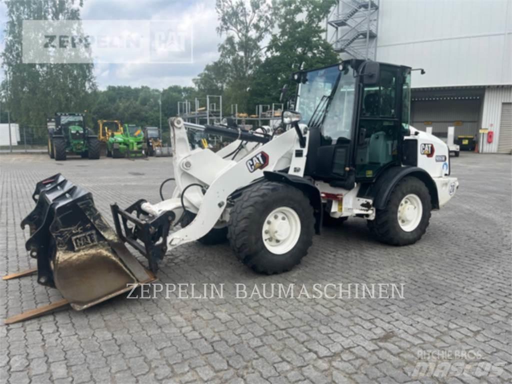 CAT 906M 輪胎式裝載機