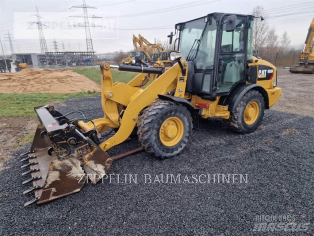 CAT 906M 輪胎式裝載機