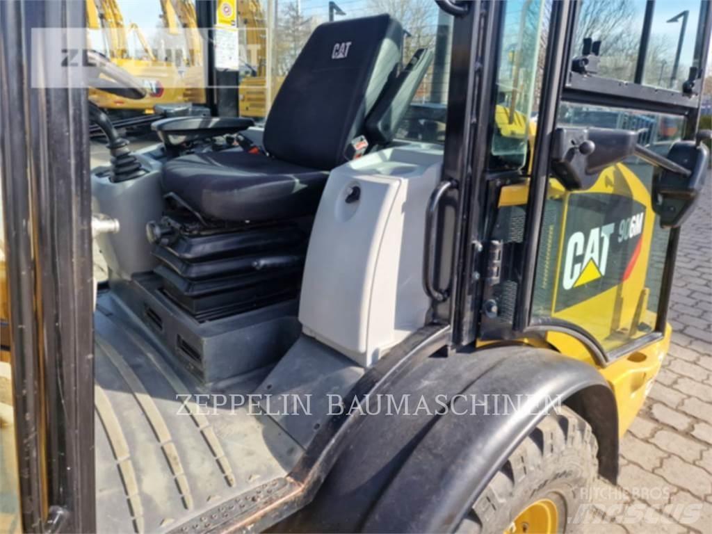 CAT 906M 輪胎式裝載機