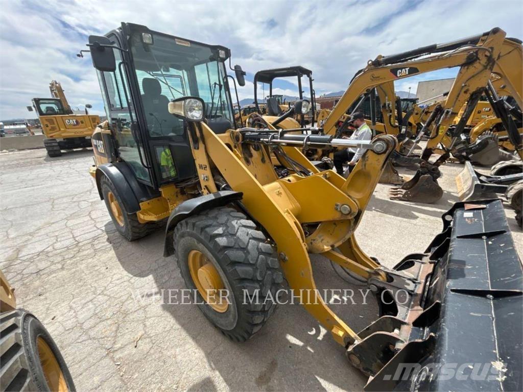 CAT 906M 輪胎式裝載機