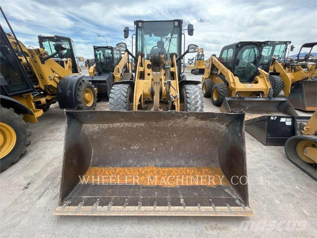 CAT 906M 輪胎式裝載機