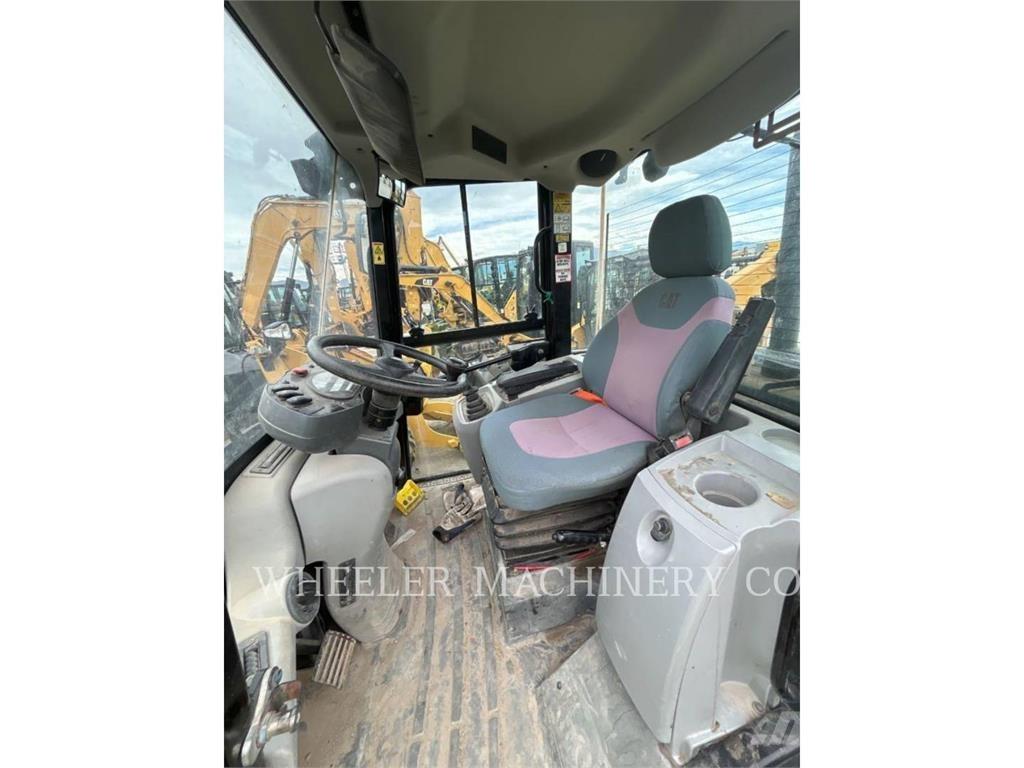 CAT 906M 輪胎式裝載機