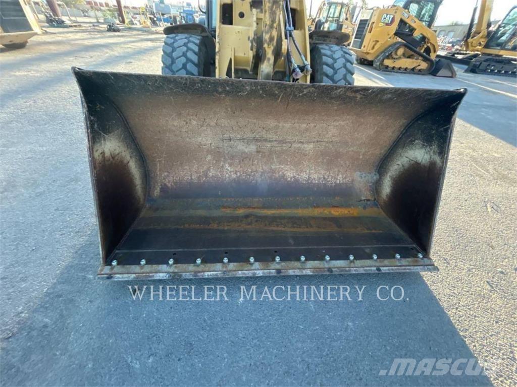 CAT 906M 輪胎式裝載機
