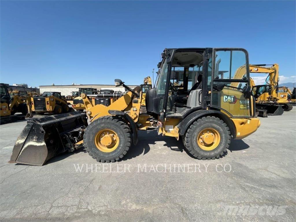 CAT 906M 輪胎式裝載機