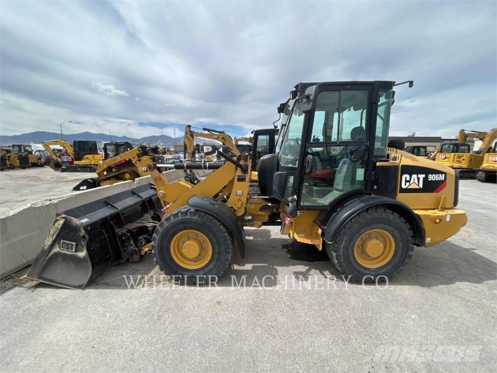 CAT 906M 輪胎式裝載機