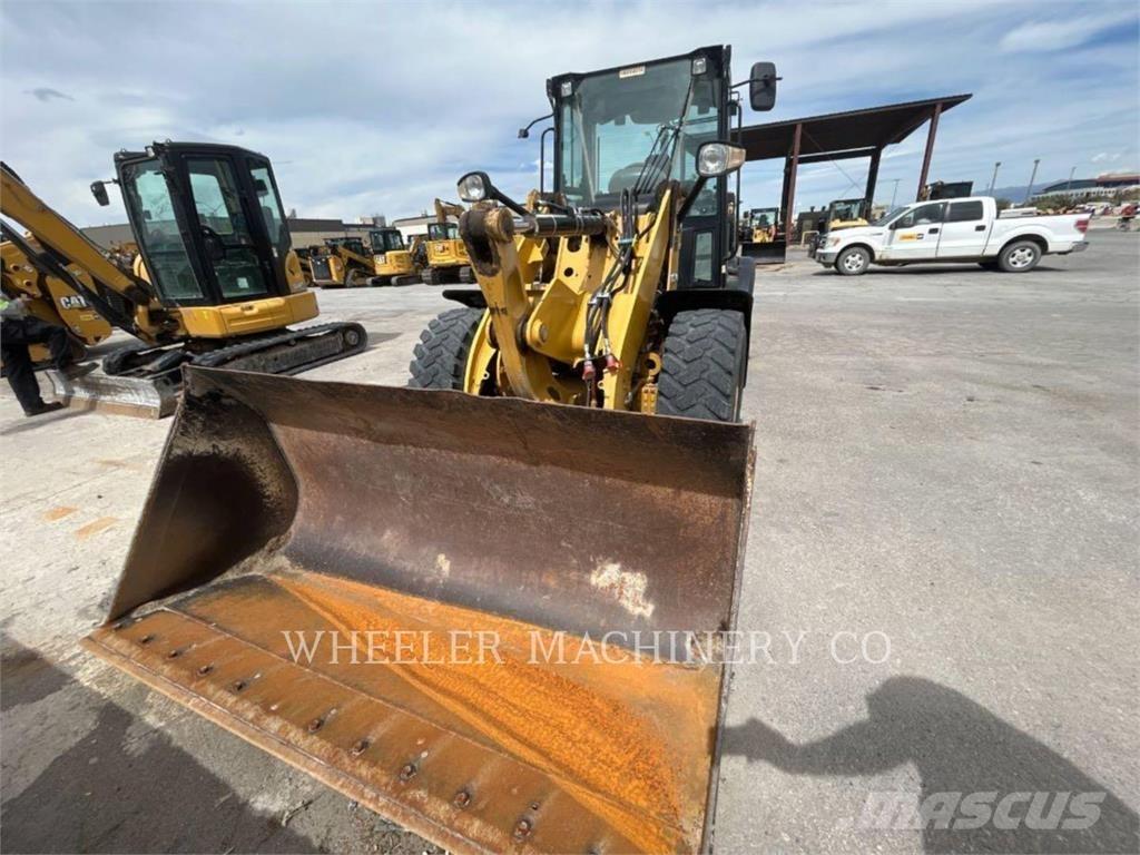 CAT 906M 輪胎式裝載機