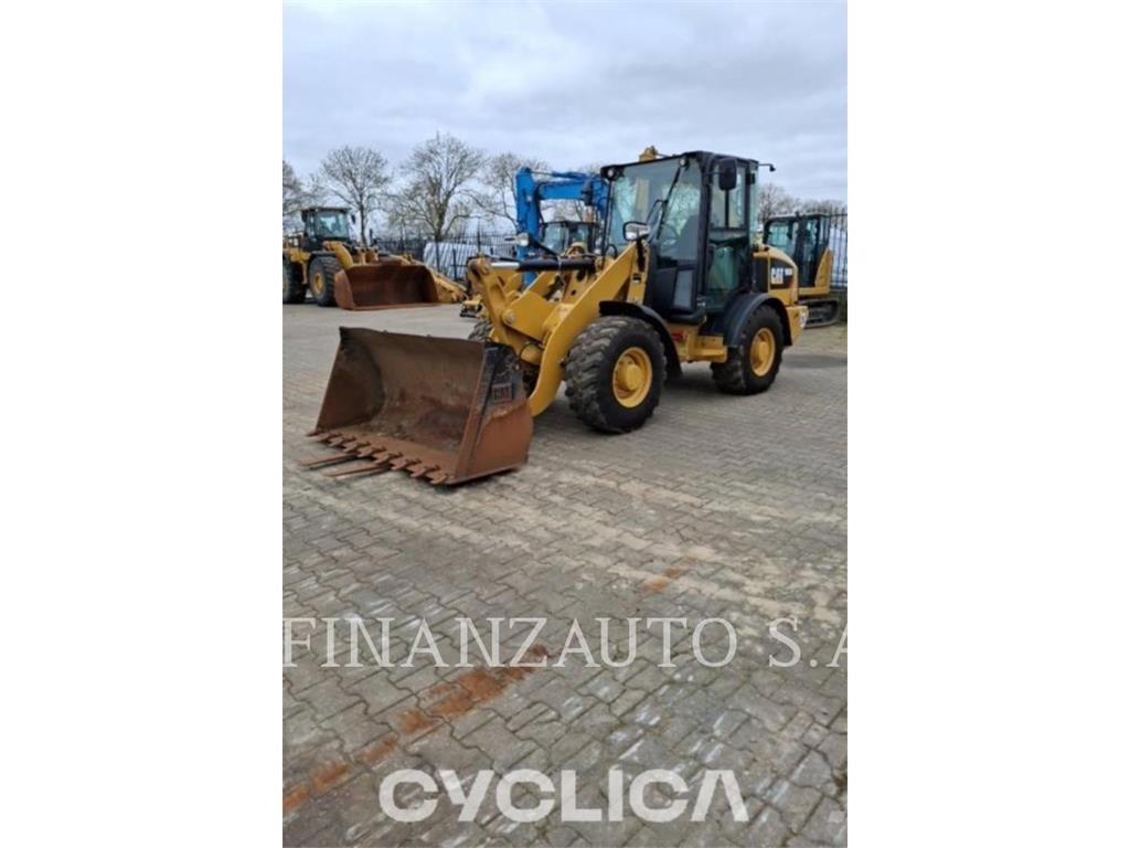 CAT 906M 輪胎式裝載機