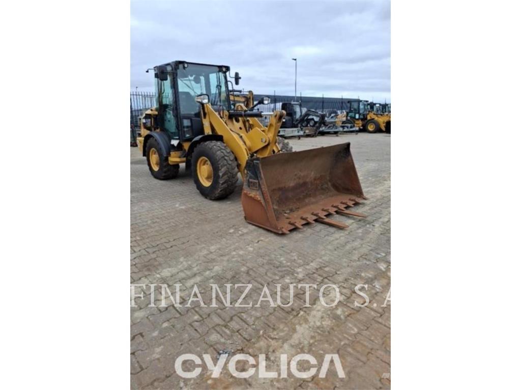 CAT 906M 輪胎式裝載機