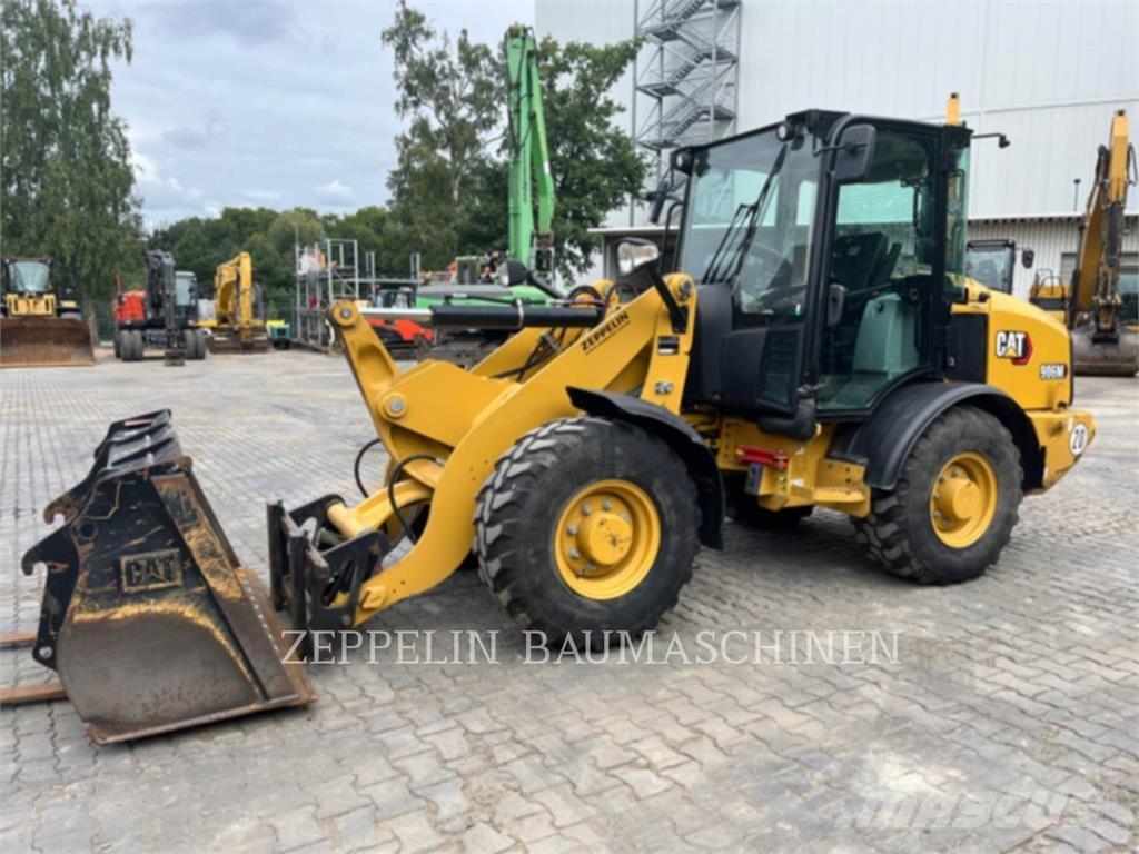 CAT 906M 輪胎式裝載機
