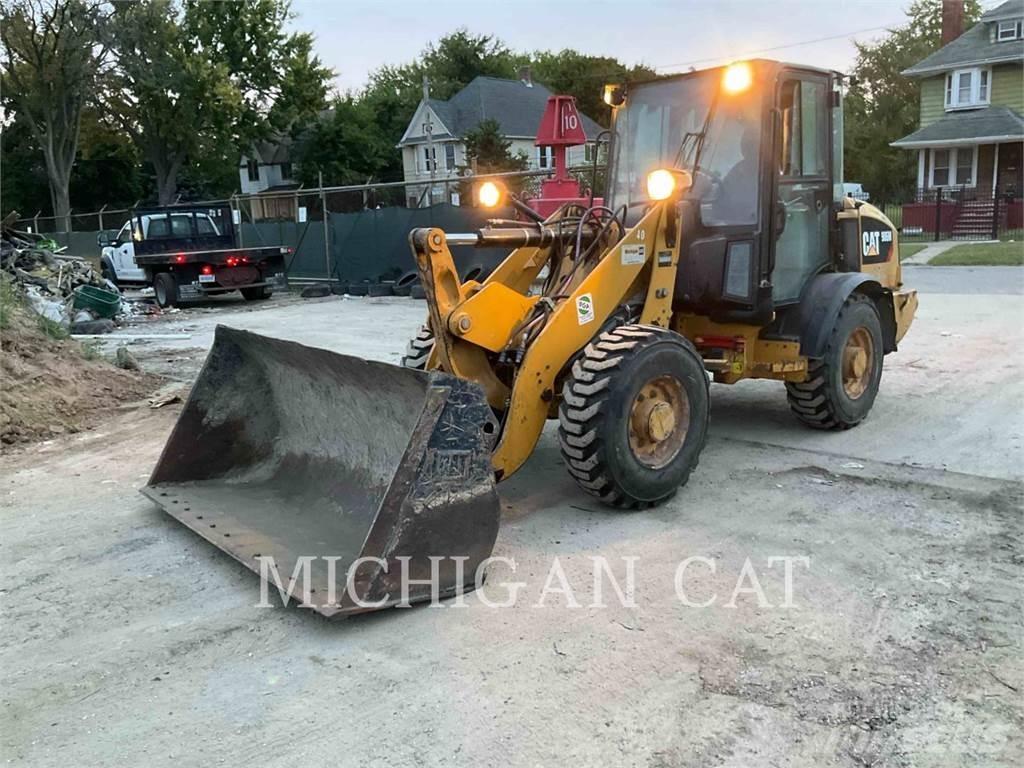 CAT 906M AR 輪胎式裝載機