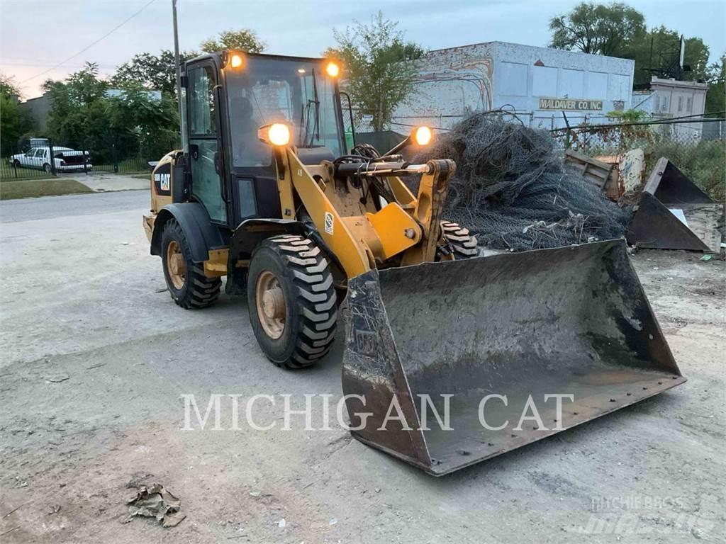 CAT 906M AR 輪胎式裝載機
