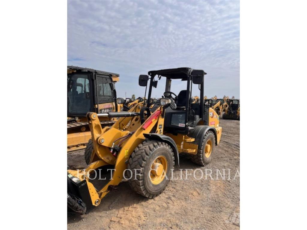 CAT 907 輪胎式裝載機