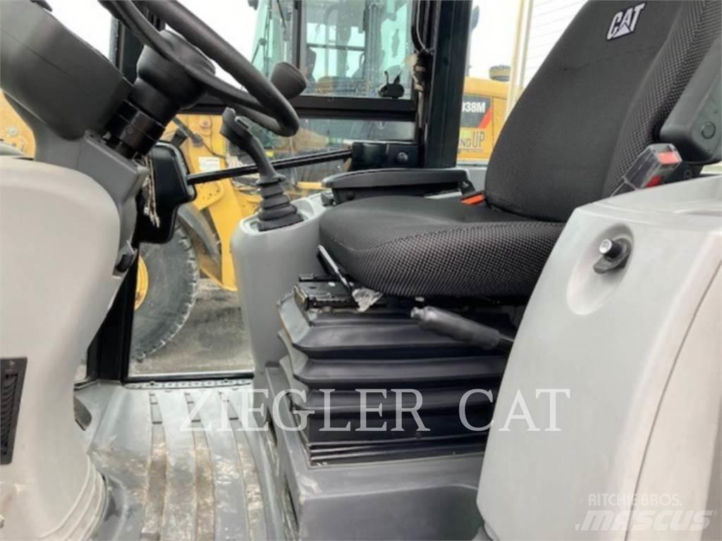 CAT 907M 輪胎式裝載機