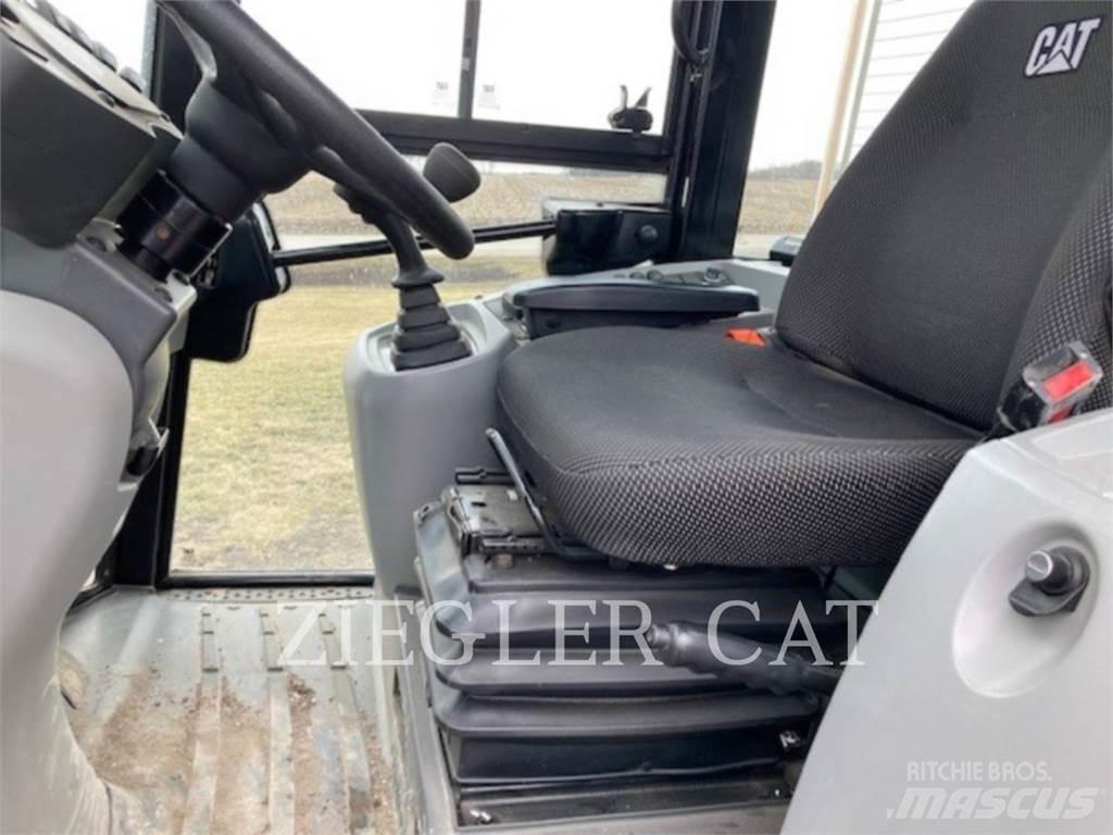 CAT 907M 輪胎式裝載機