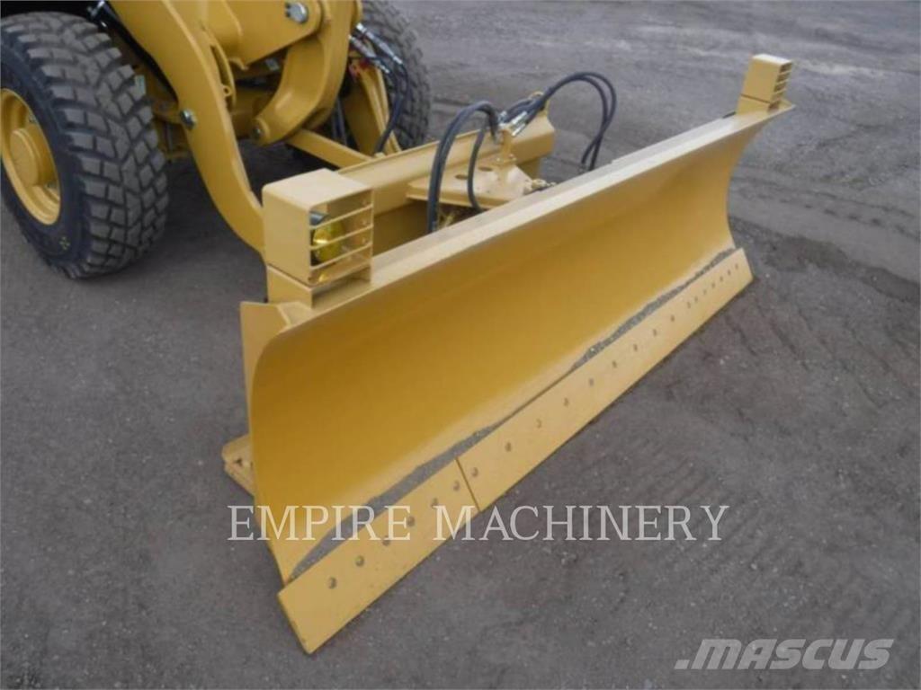 CAT 907M 輪胎式裝載機