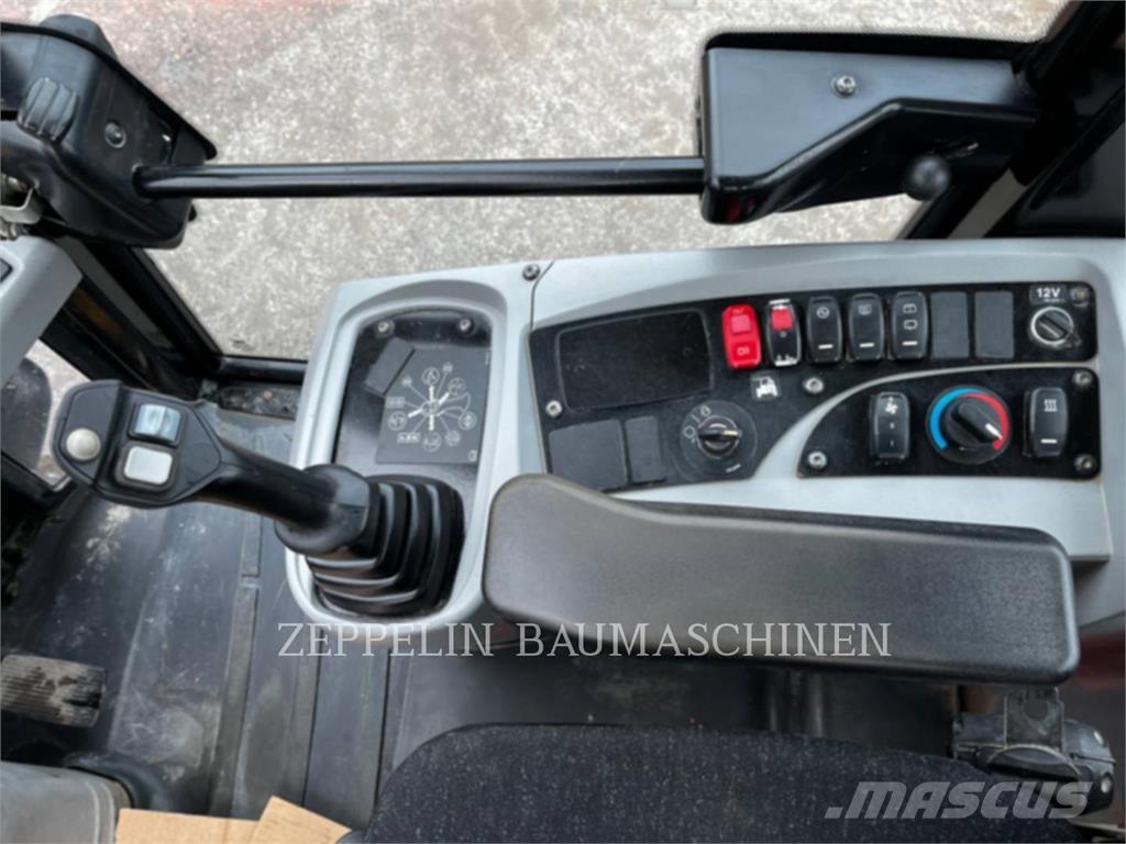 CAT 907M 輪胎式裝載機