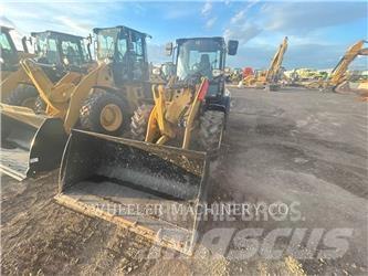 CAT 908 輪胎式裝載機