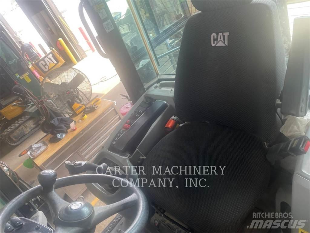 CAT 908 輪胎式裝載機