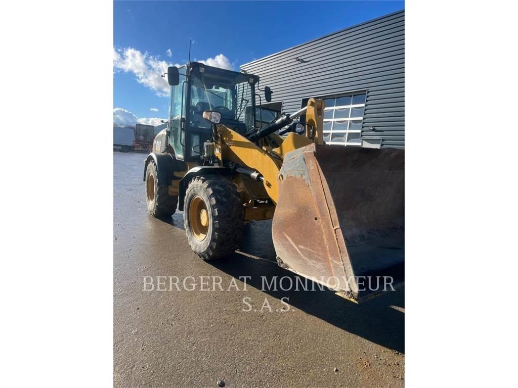 CAT 908 輪胎式裝載機