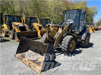 CAT 908H2 輪胎式裝載機