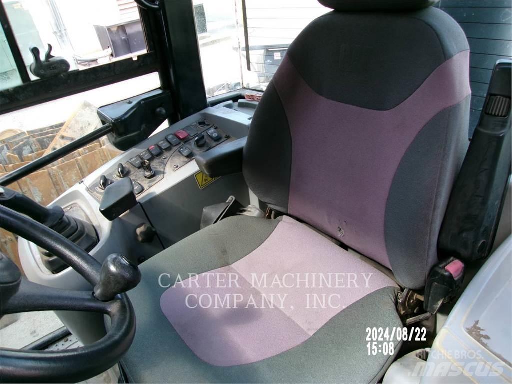 CAT 908H2 輪胎式裝載機
