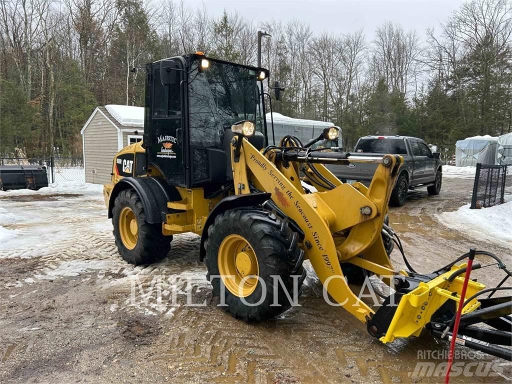 CAT 908H2 輪胎式裝載機
