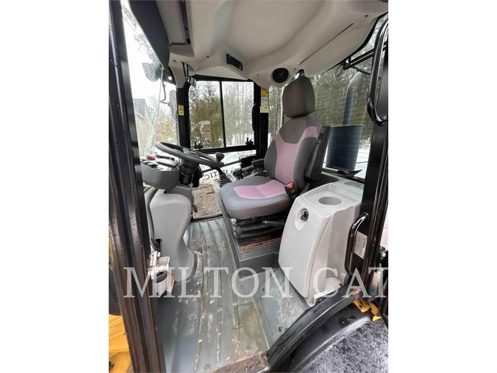 CAT 908H2 輪胎式裝載機