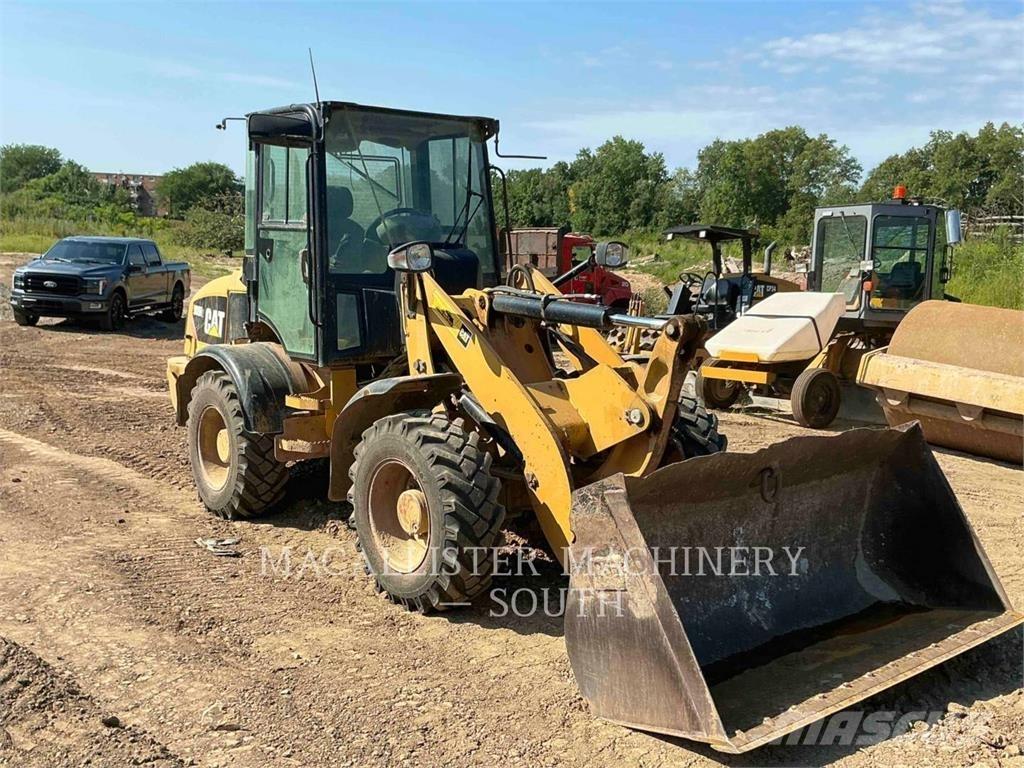 CAT 908H2 輪胎式裝載機