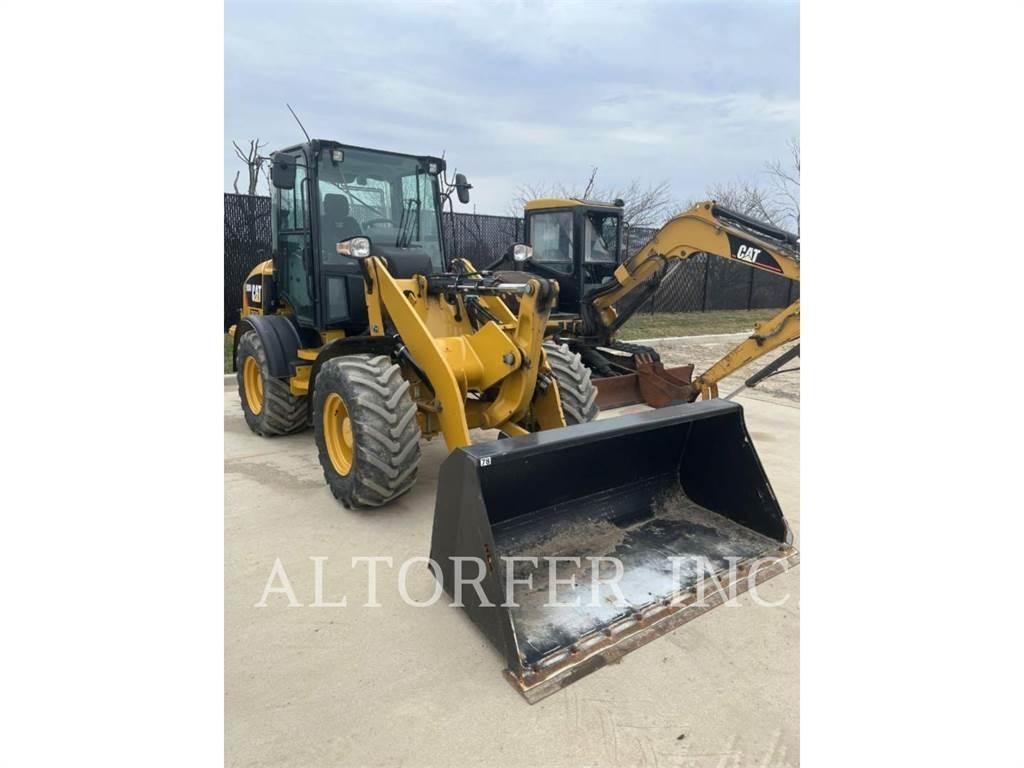 CAT 908M 小型裝載機