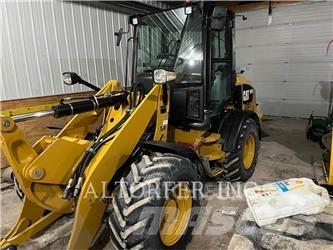 CAT 908M 小型裝載機