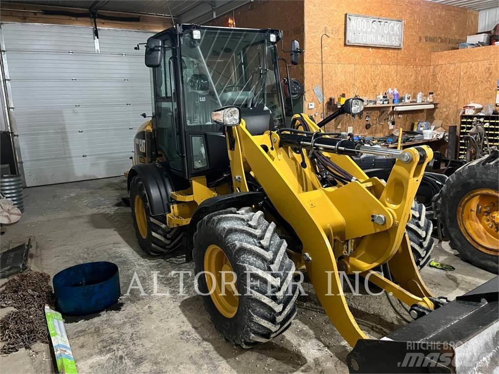 CAT 908M 小型裝載機