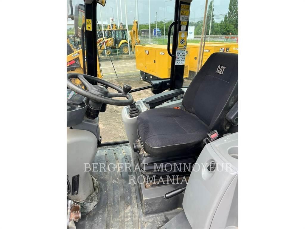 CAT 908M 輪胎式裝載機