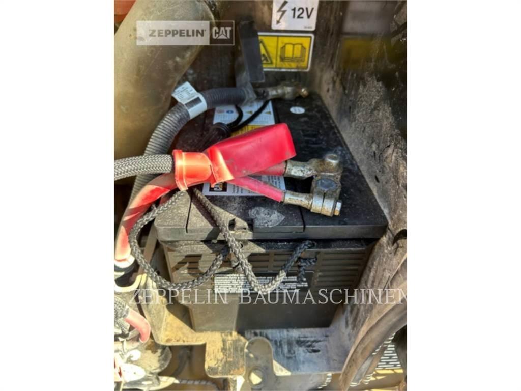 CAT 908M 輪胎式裝載機