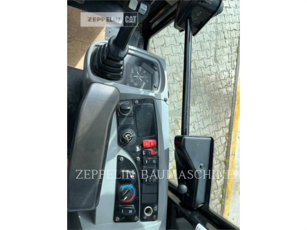 CAT 908M 輪胎式裝載機