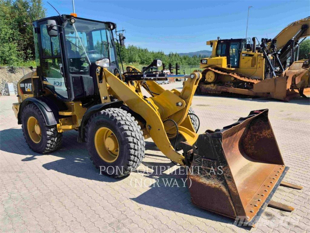 CAT 908M 輪胎式裝載機