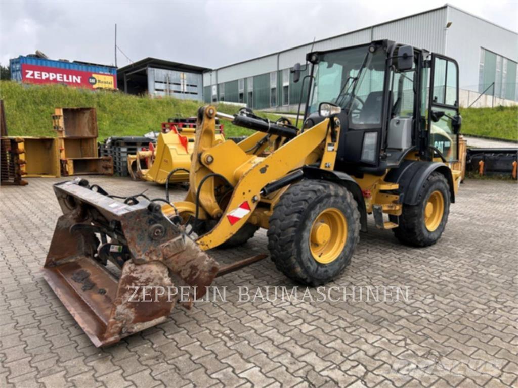 CAT 908M 輪胎式裝載機